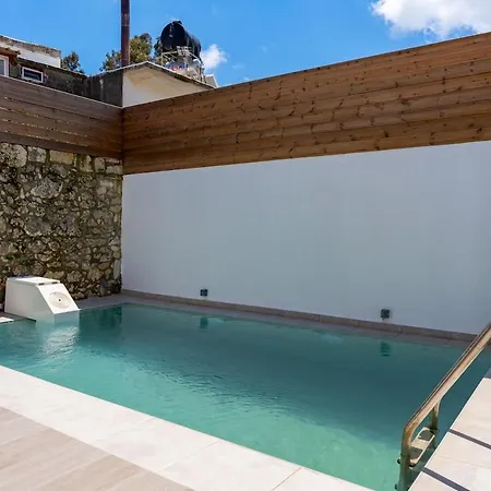 Cretan Country With Shared Pool *